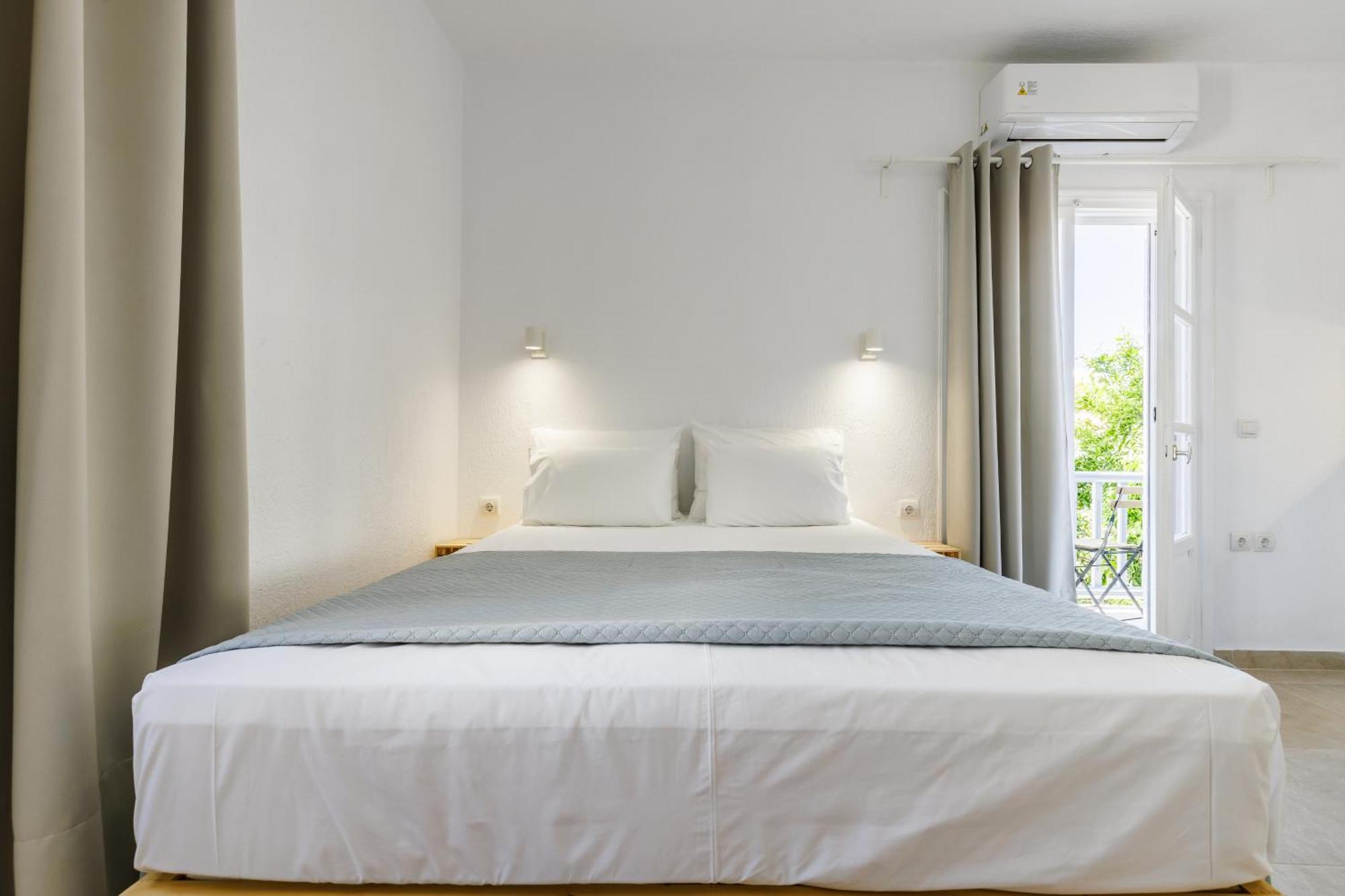 The Botanist Guesthouse Скопелос Екстериор снимка